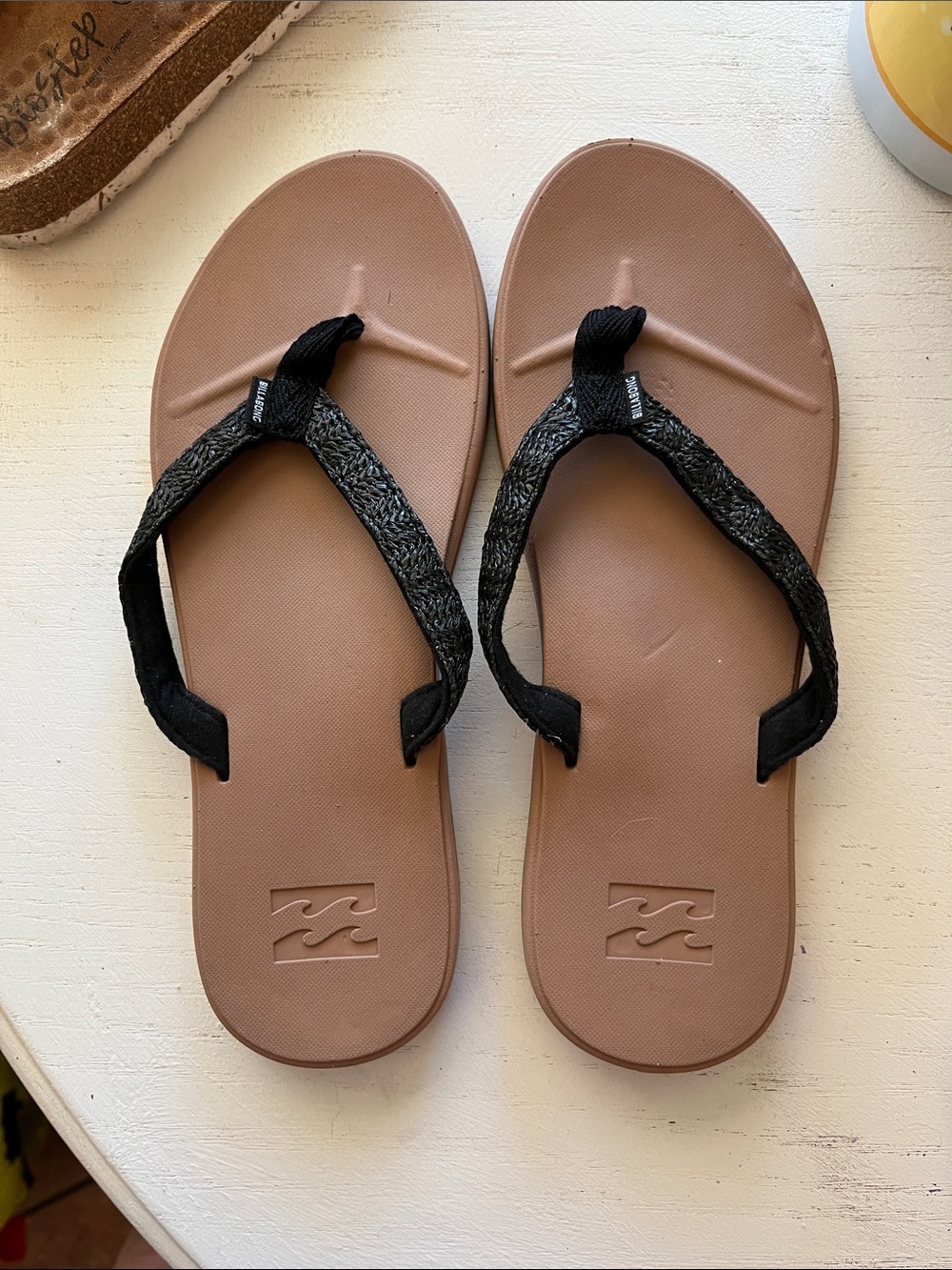 Billabong Woman's Black Flip Flops Size 8.5